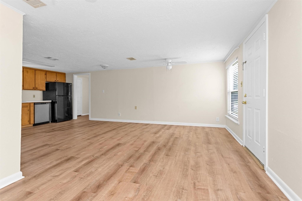 6002 Shelburne Street - Photo 8