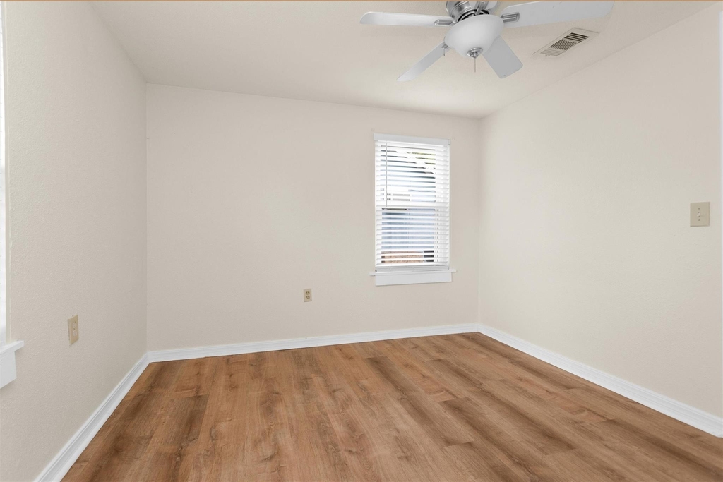 6002 Shelburne Street - Photo 13