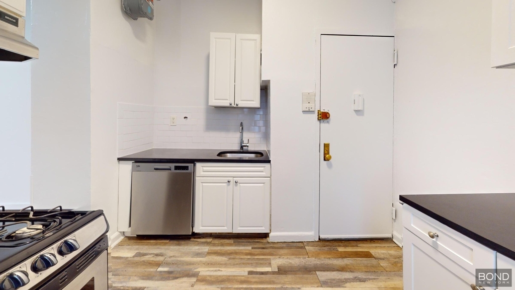 324 East 91st Street - Photo 2