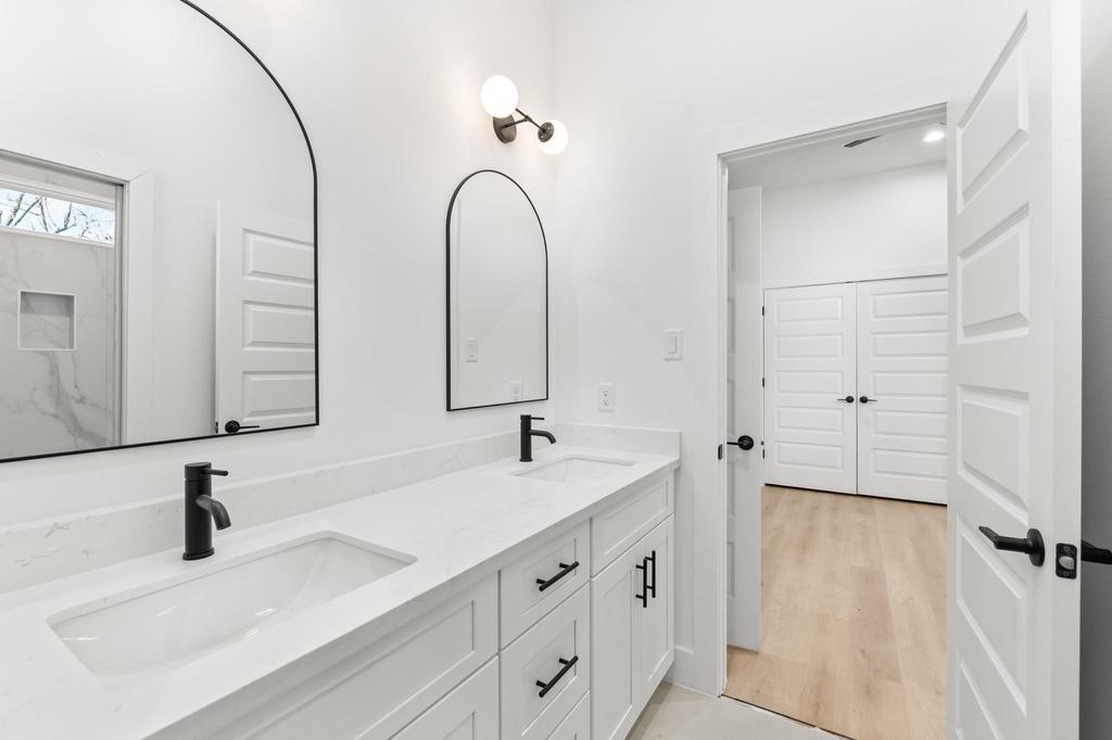 5903 Doolittle Boulevard - Photo 8