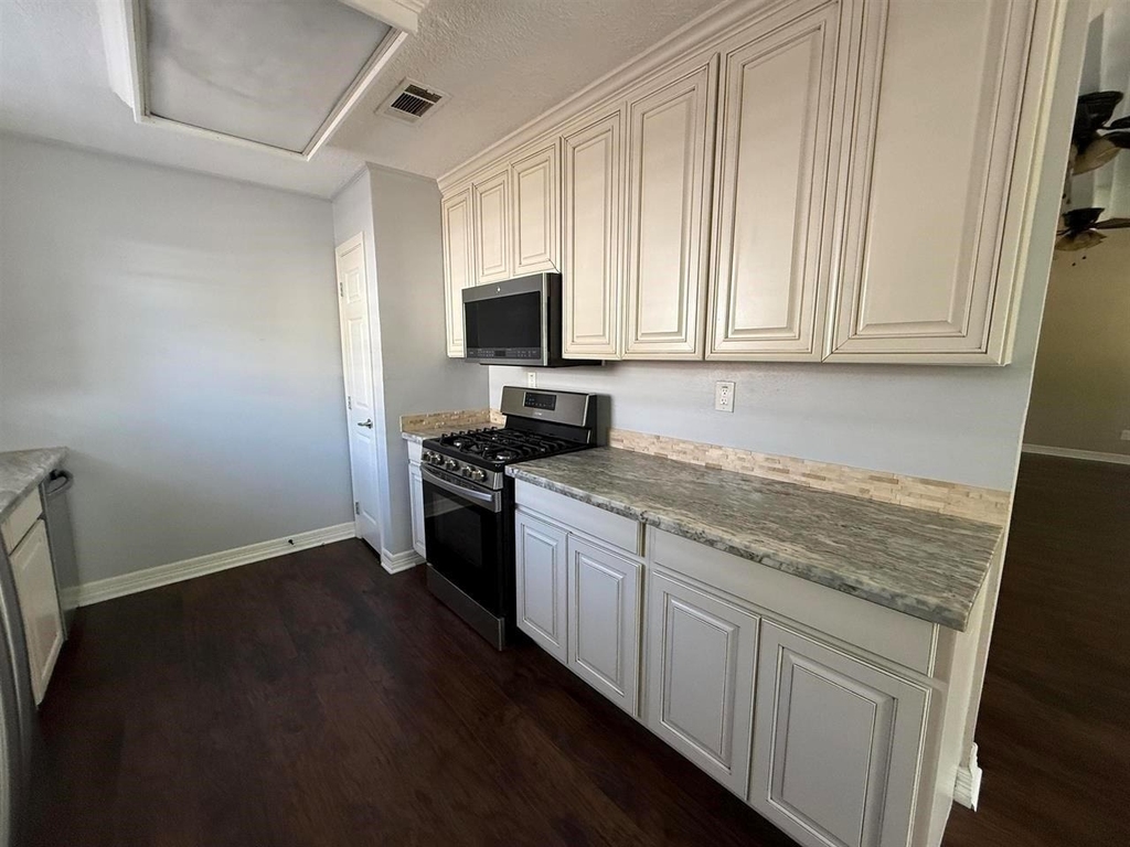 9260 Josey Street - Photo 5