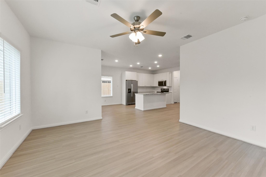 11938 Lakewood West Drive - Photo 4