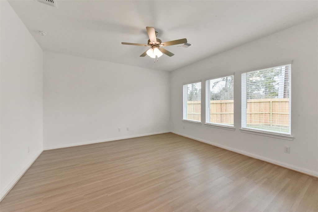 11938 Lakewood West Drive - Photo 3