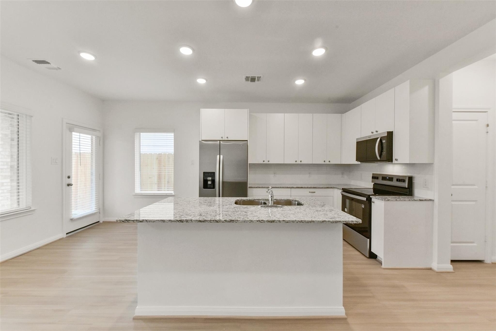 11938 Lakewood West Drive - Photo 5
