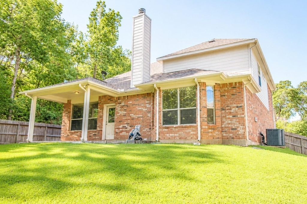 3801 Happy Hollow Drive - Photo 1