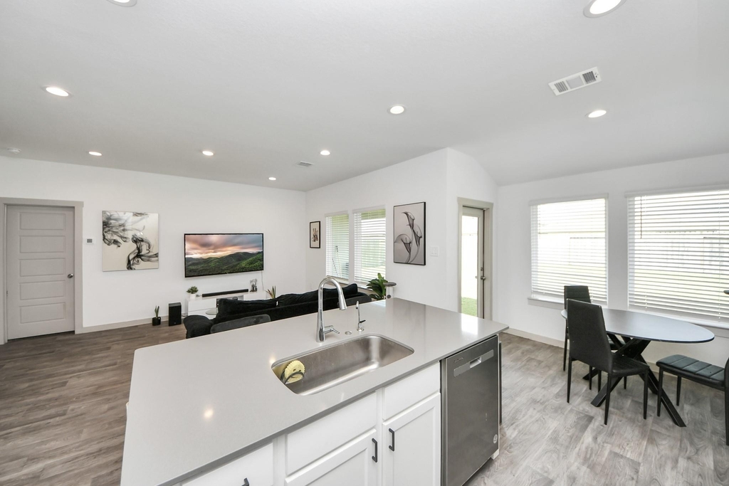 7706 Caspian Ranch Drive - Photo 14