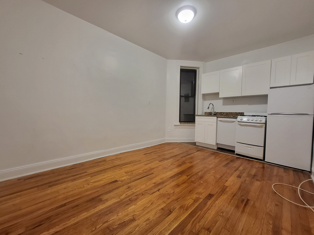 309 East 69th Street - Photo 0