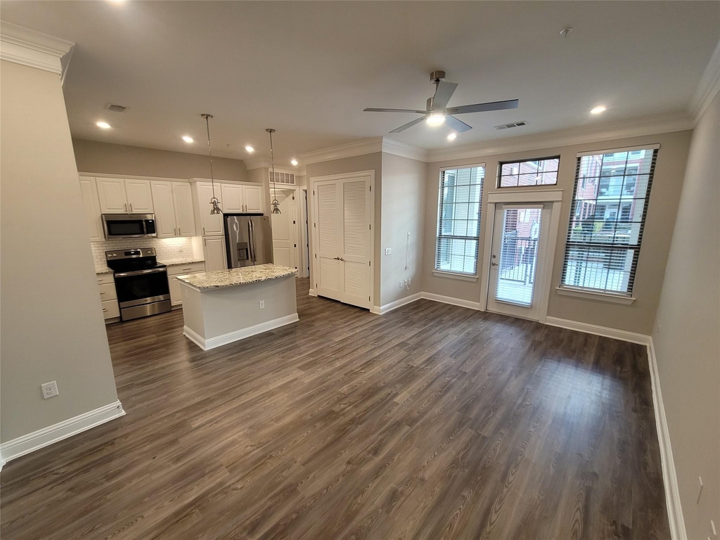 2111 Austin Street - Photo 1