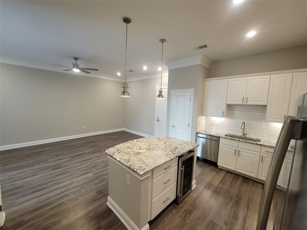 2111 Austin Street - Photo 11