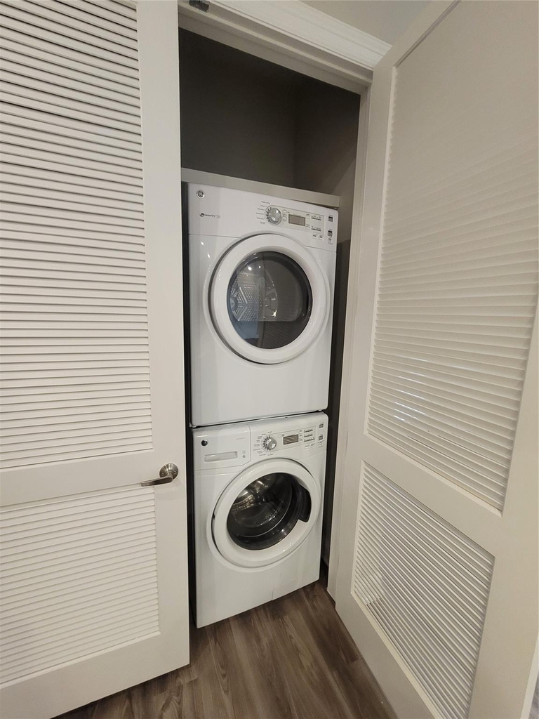2111 Austin Street - Photo 6