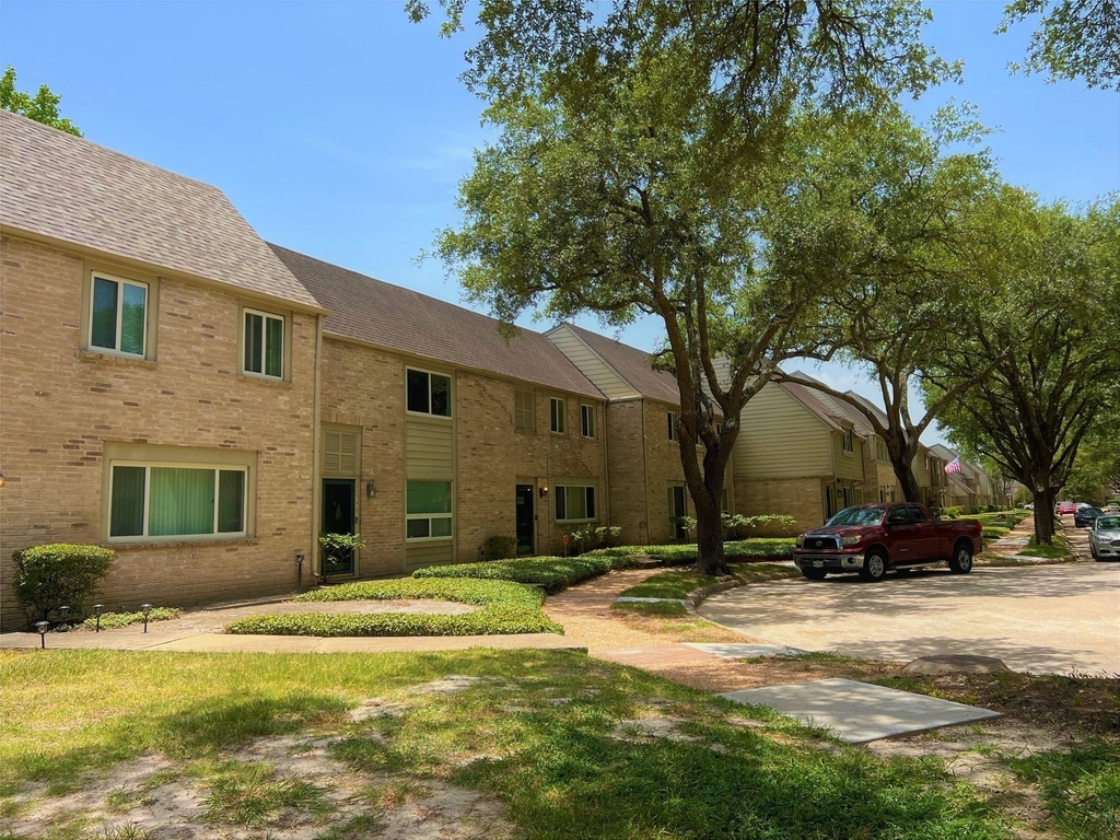 2130 Greenbriar Colony Drive - Photo 0