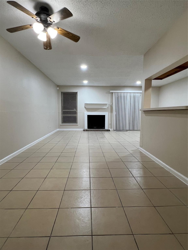 2130 Greenbriar Colony Drive - Photo 3