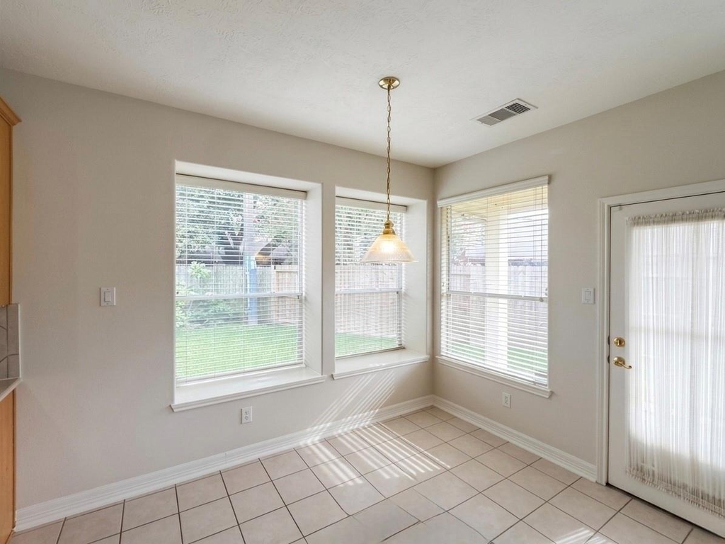3002 Flintwood Drive - Photo 5