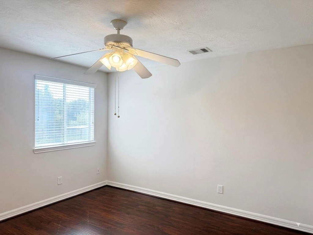 3002 Flintwood Drive - Photo 9