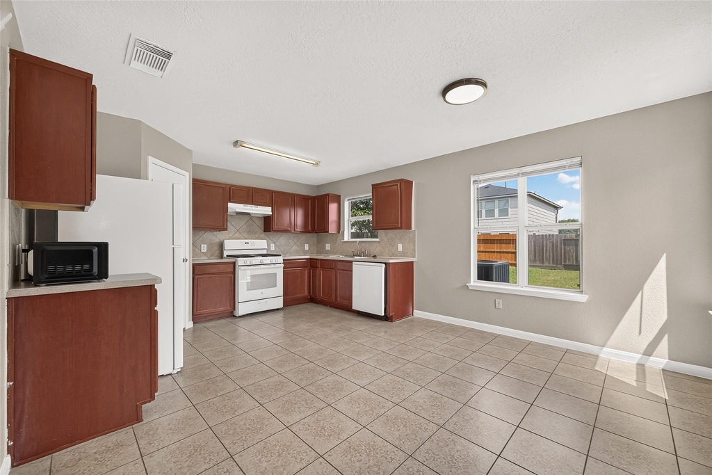 3519 Fuller Bluff Drive - Photo 9