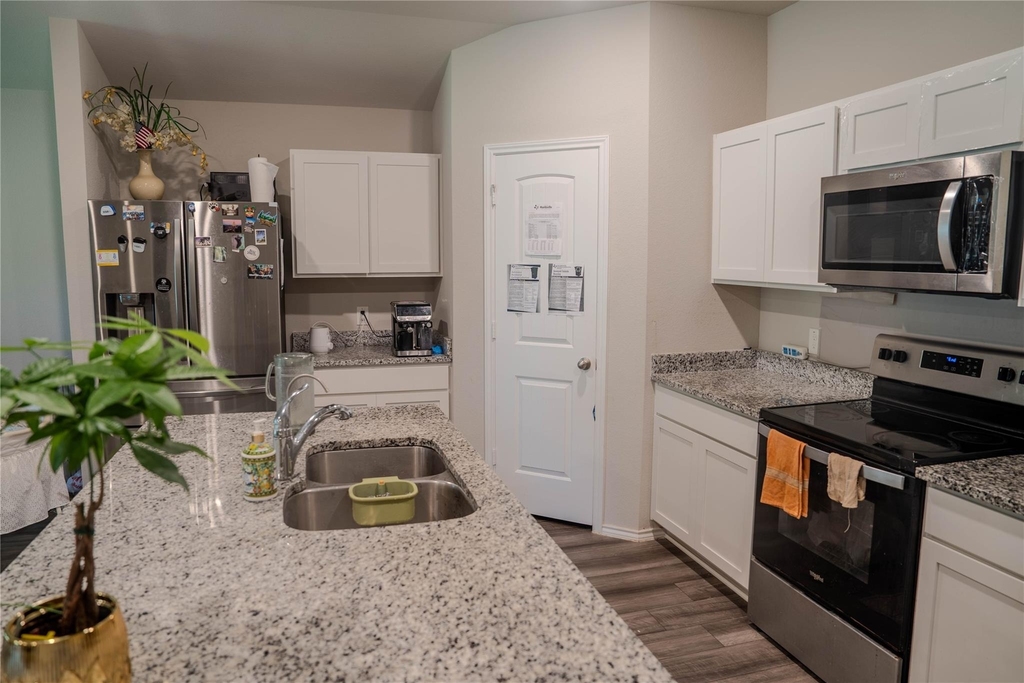 332 Pecos Drive - Photo 5