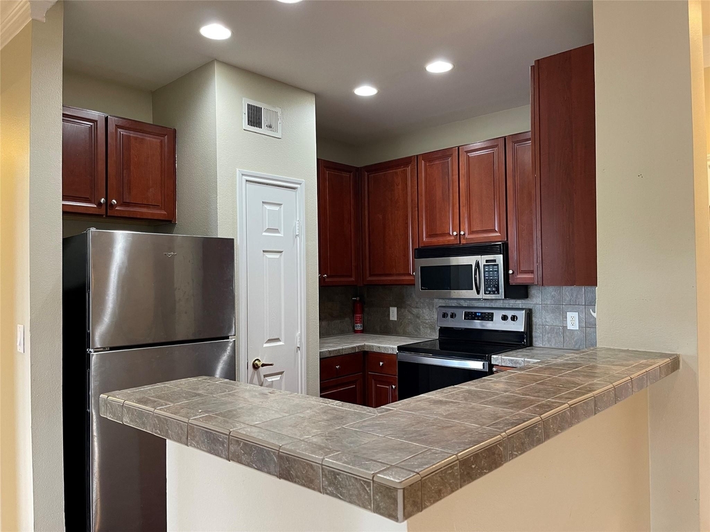 2400 Mccue Road - Photo 11