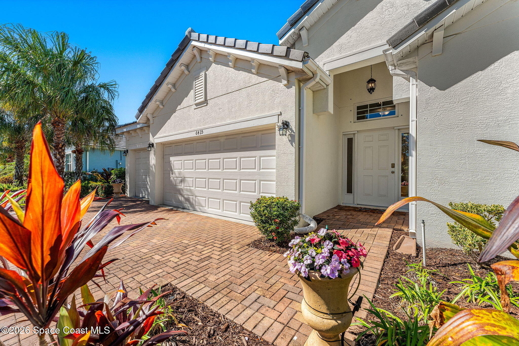 6435 Montserrat Drive - Photo 3