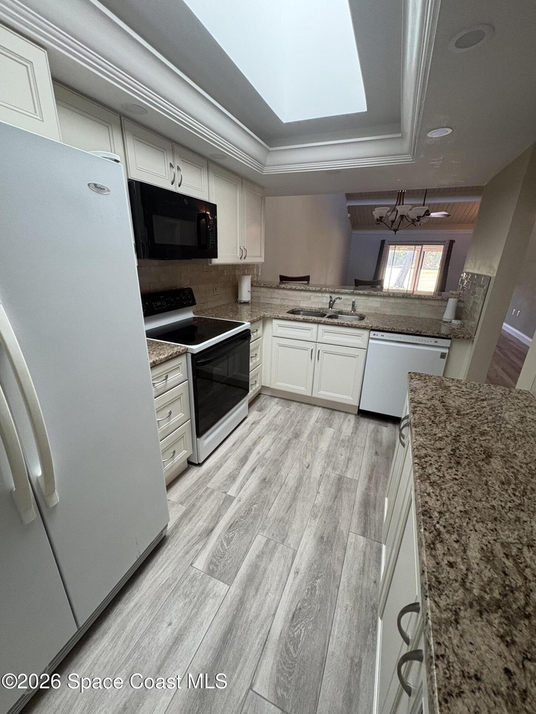 215 Augusta Way - Photo 5
