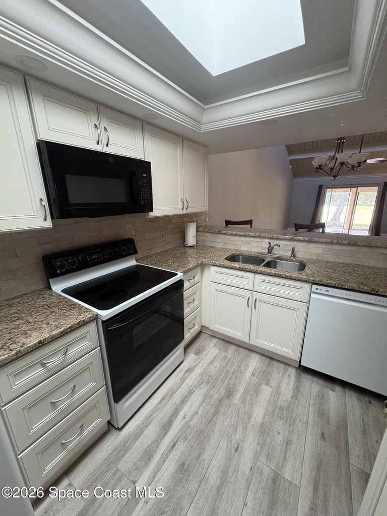 215 Augusta Way - Photo 6