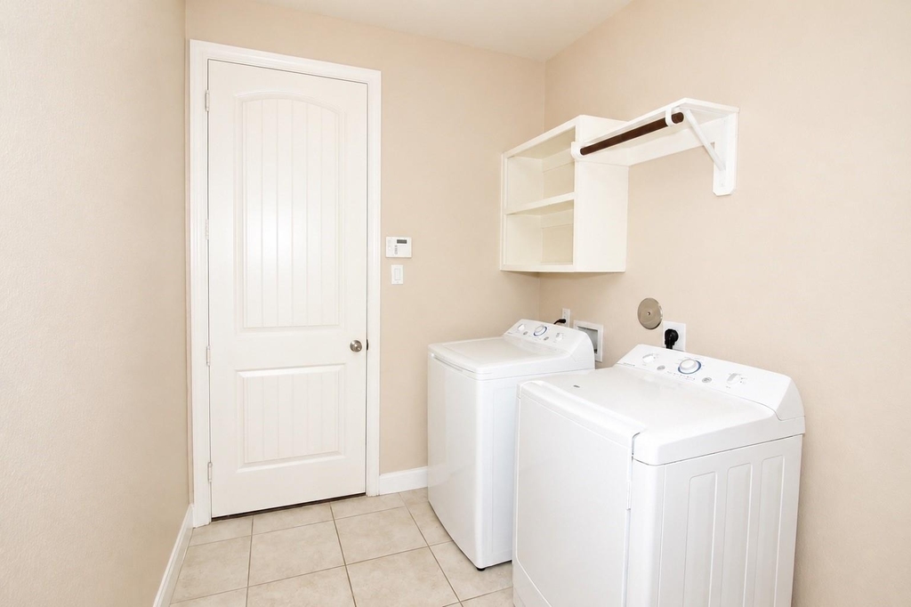 7703 Reflection View Lane - Photo 15