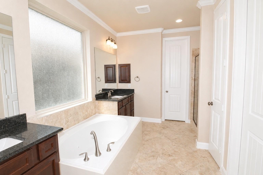 7703 Reflection View Lane - Photo 8