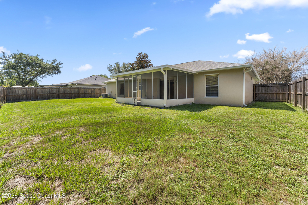 1324 Mandys Court - Photo 18