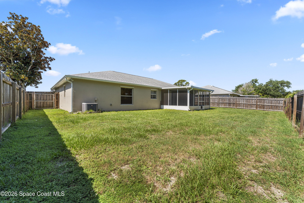1324 Mandys Court - Photo 19