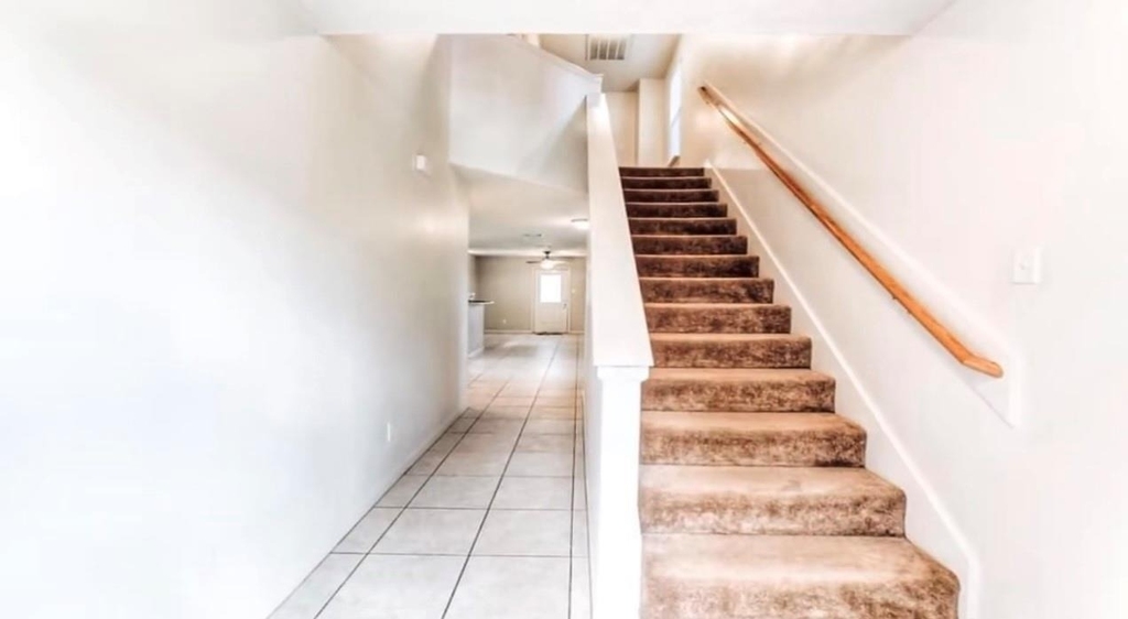 614 Foster Street - Photo 2