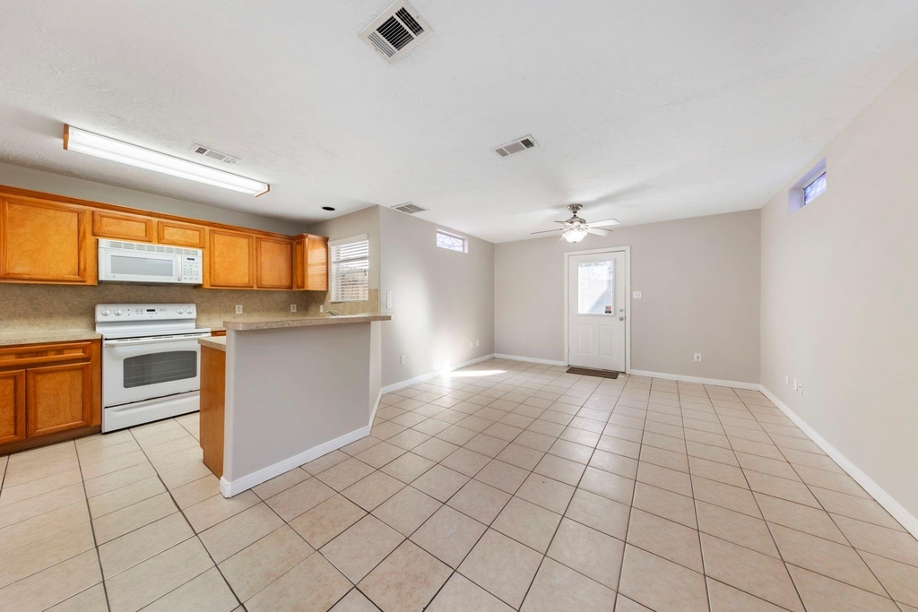 614 Foster Street - Photo 6