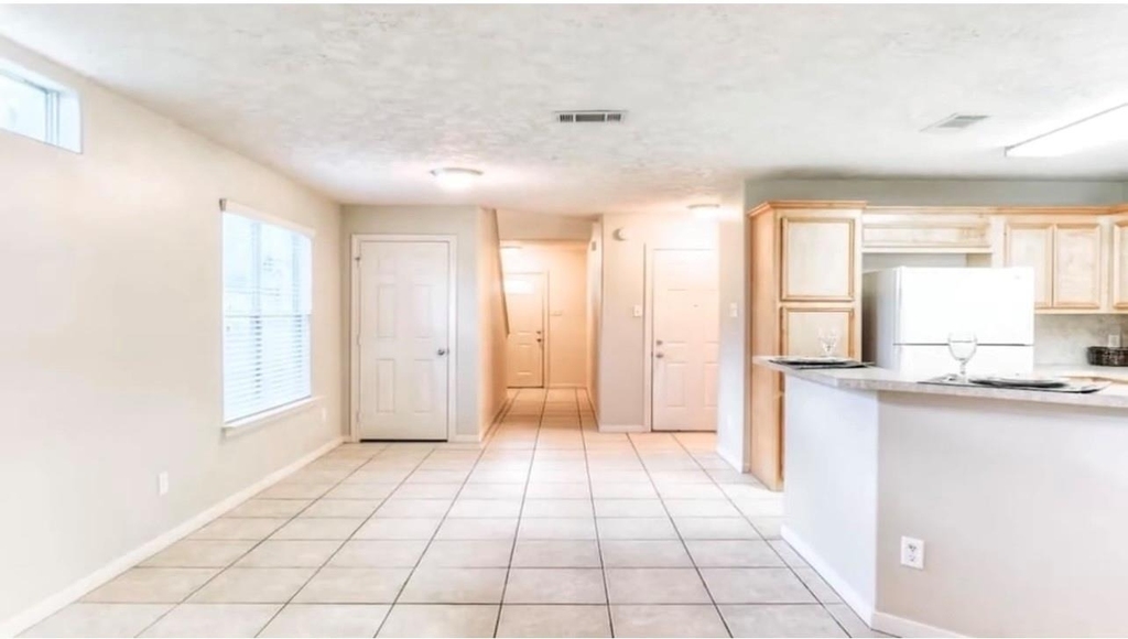 614 Foster Street - Photo 10
