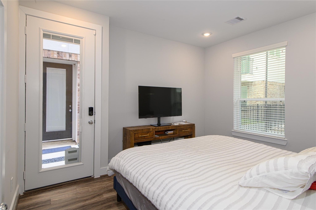 1274 N Post Oak Road - Photo 16
