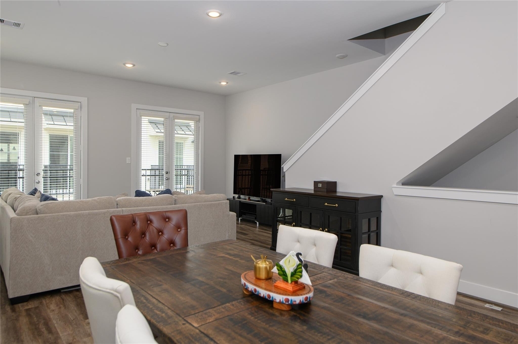 1274 N Post Oak Road - Photo 9