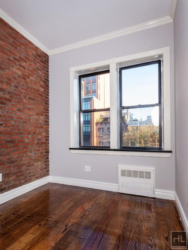 West 14th Street - Photo 1