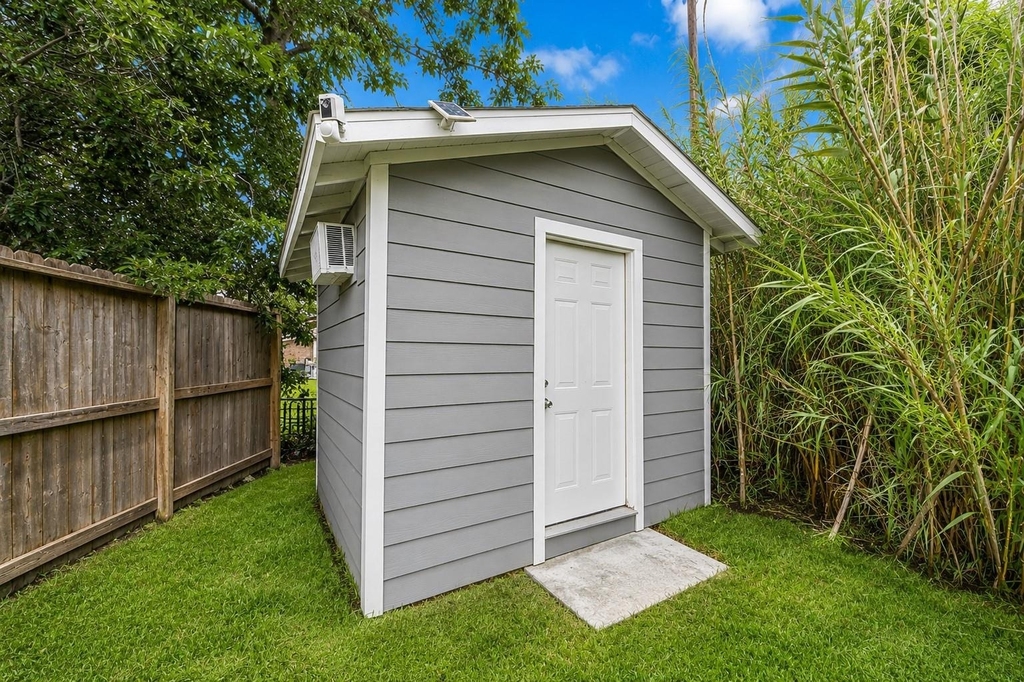 711 Kalmer Street - Photo 22