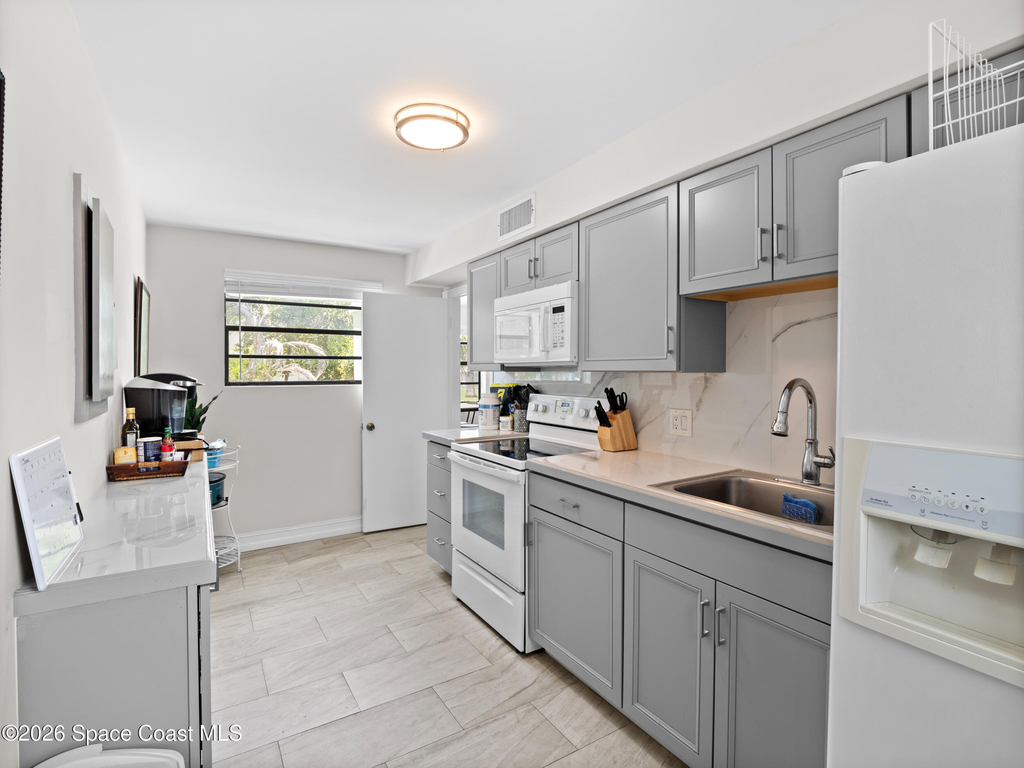 1630 S Atlantic Avenue - Photo 7