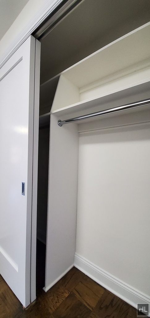 E 16 St - Photo 2