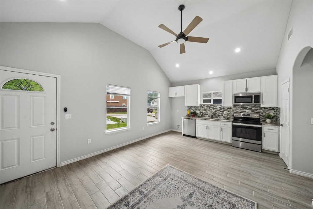 396 Westchase - Photo 4