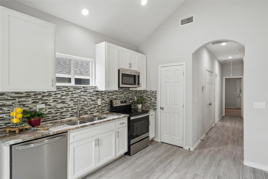 396 Westchase - Photo 9