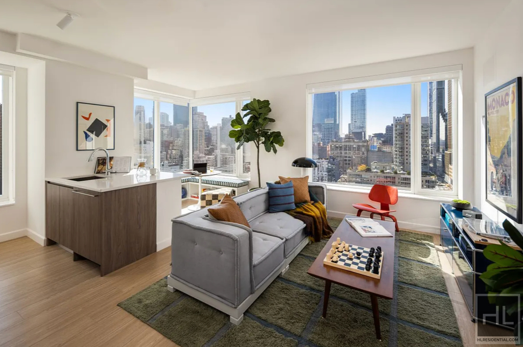 10th Avenue - Photo 1