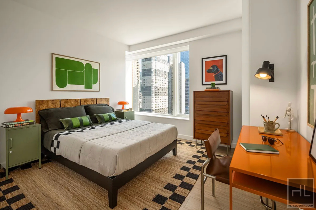 10th Avenue - Photo 4