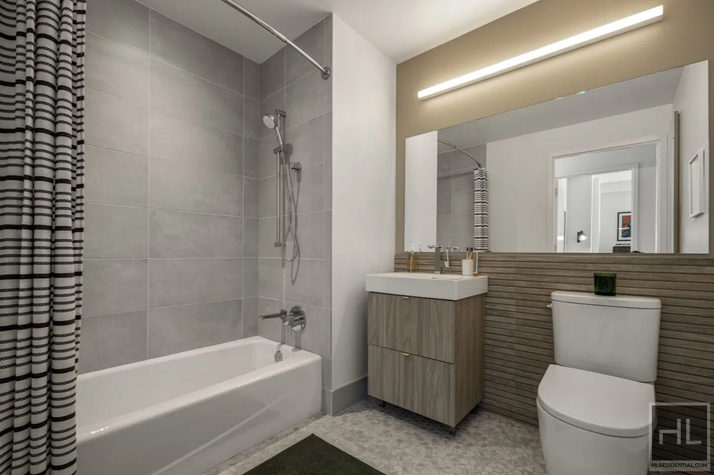 10th Avenue - Photo 5
