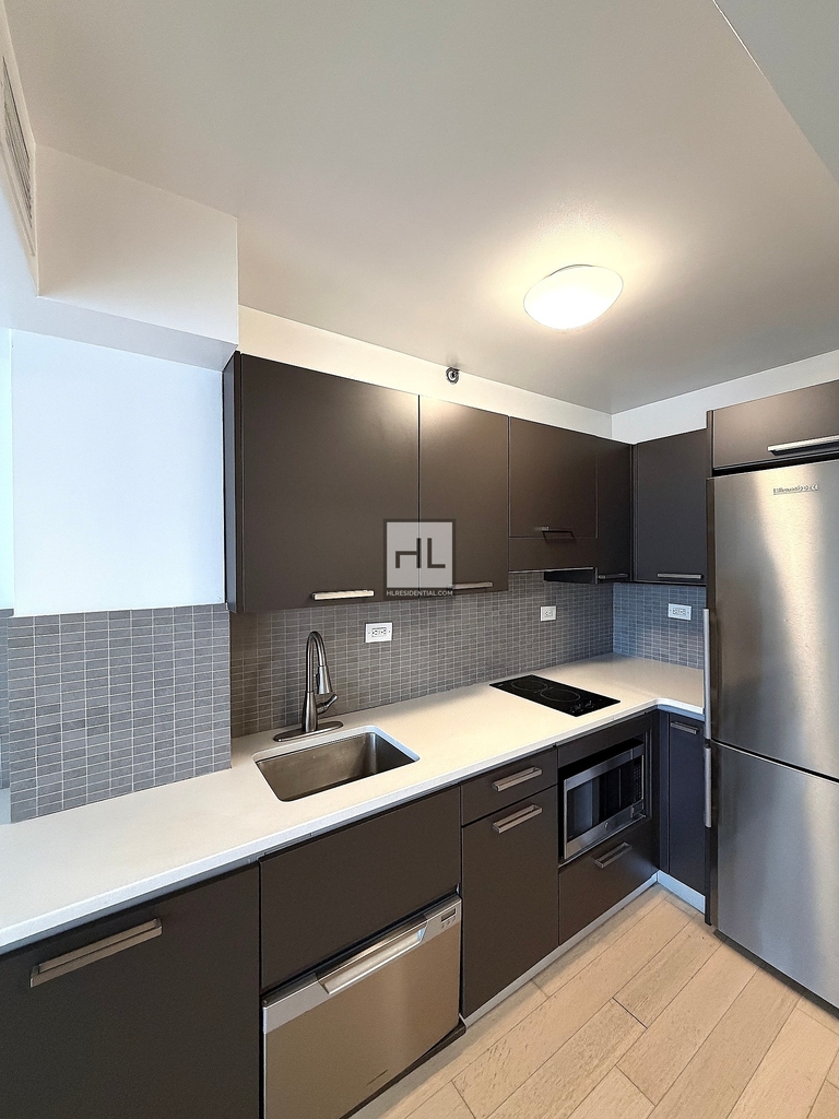 East 39th Street - Photo 1