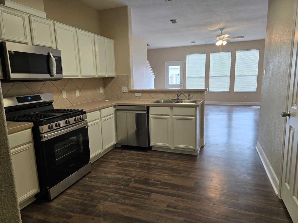 15427 Fir Woods Lane - Photo 4