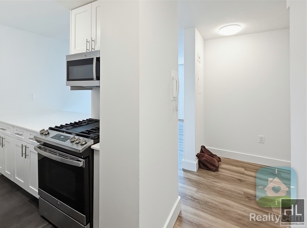 2 Avenue - Photo 6
