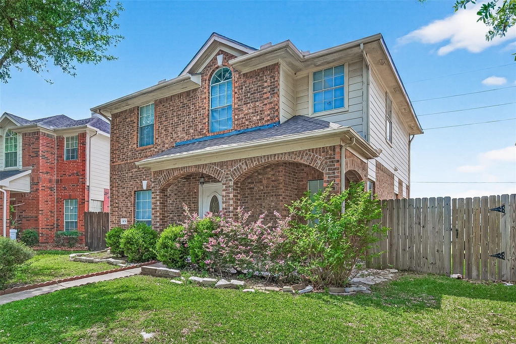 4018 Timber Corner - Photo 1