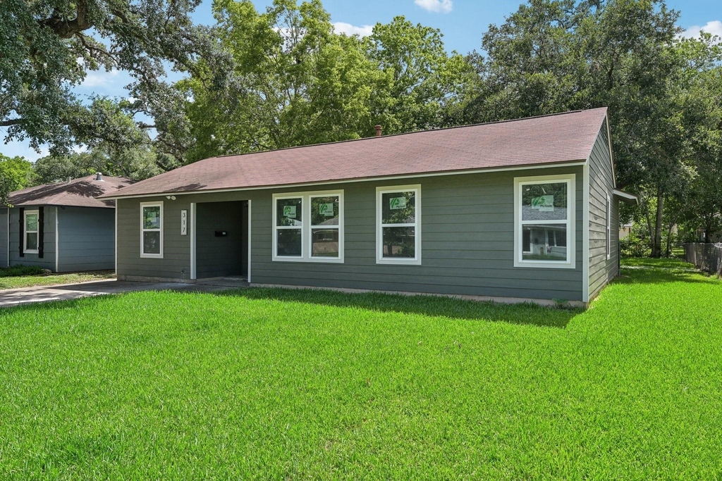 317 Redwood Street - Photo 2