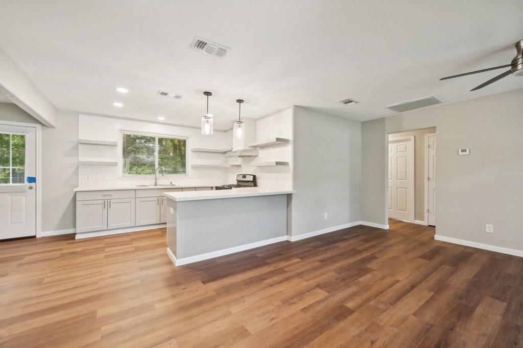 317 Redwood Street - Photo 8