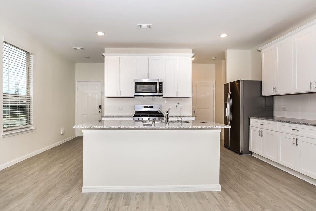 13446 Maltessa Drive - Photo 5