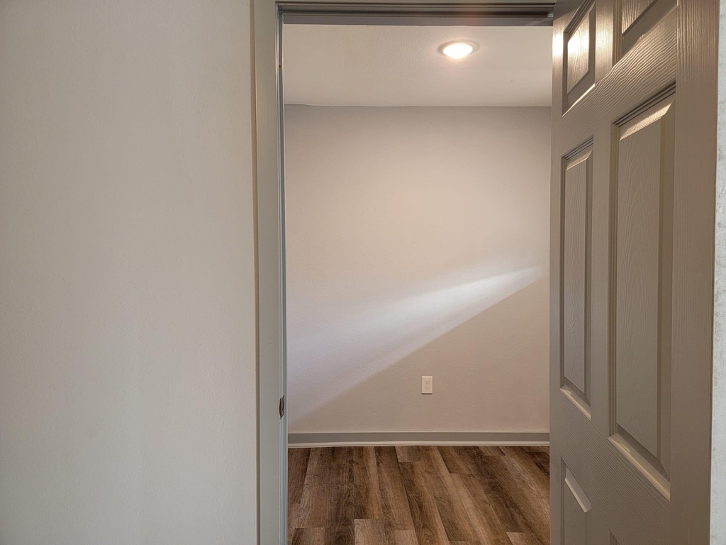 10209 Wiggins Street - Photo 8